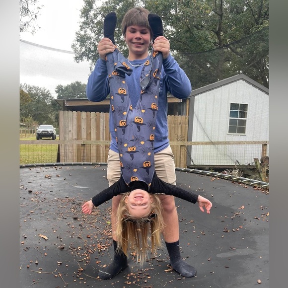 Meet your Posher, Ash - Picture 3 of 3